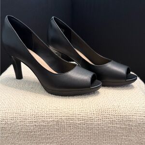 Clark’s peep-toe black pumps